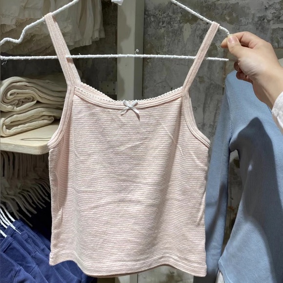 Brandy Melville Tops - brandy tank top